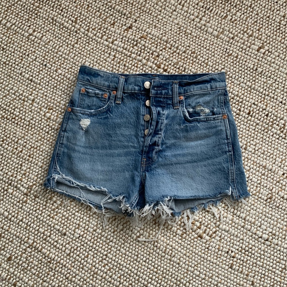 3” High Rise Distressed Cheeky Shorts with Washwell